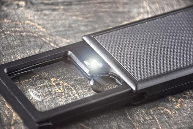 Kembs Işıklı Cep Tipi Büyüteç N:21015 - 2